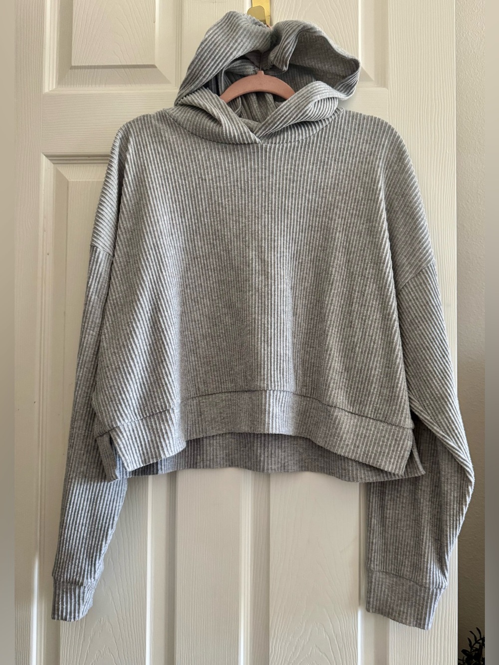 ALO- Cozy Ribbed Hooded Pullover - Light Heather Gray